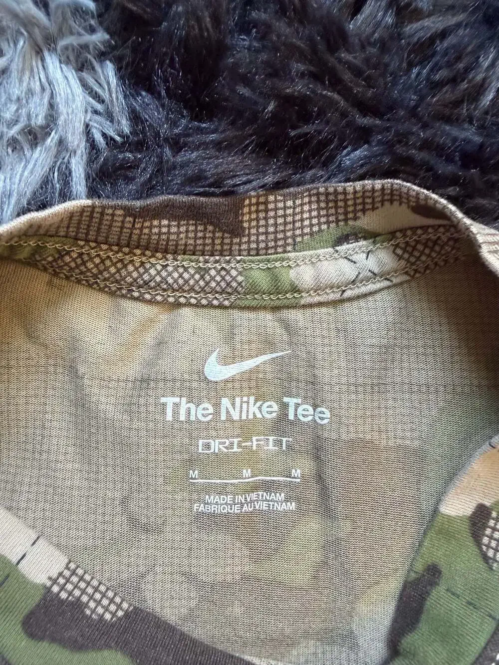 Nike Dri-FIT Men's Camo Training T-Shirt Khaki Grid Pattern